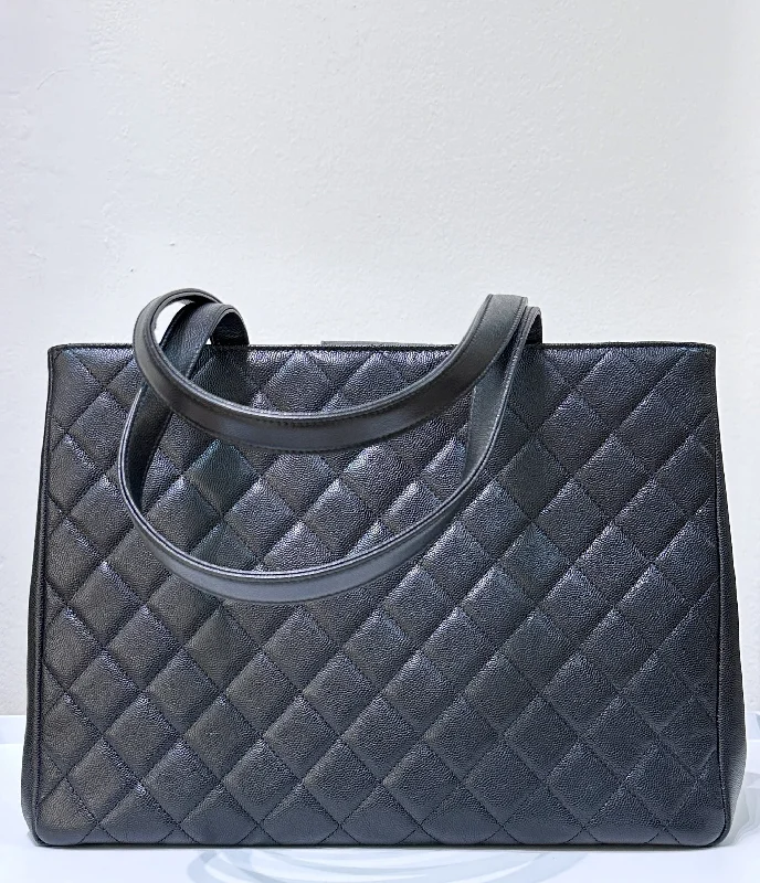 CHANEL Business Affinity Shopping Tote Caviar Black GHW