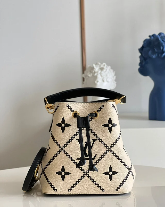 Louis Vuitton NeoNoe MM Bag